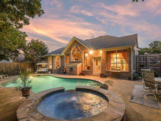 8313 Shady Oaks Drive North Richland Hills, TX 76182