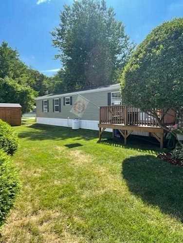 40 Hampton Rd #B13 Exeter, NH 03833
