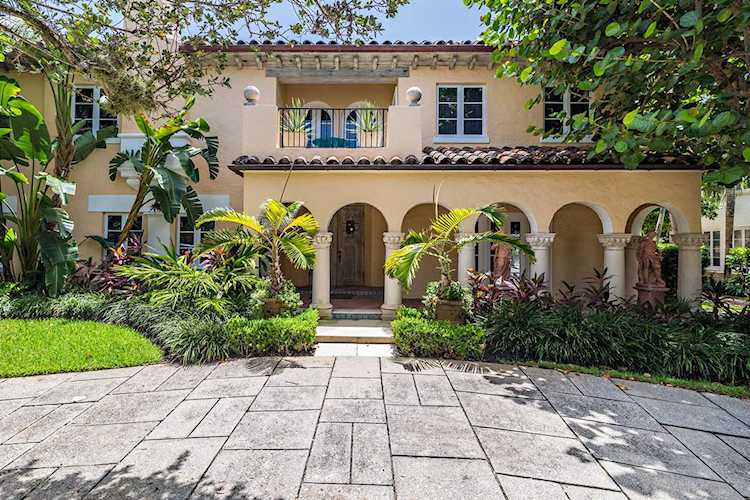 124 Brazilian Avenue Palm Beach, FL 33480