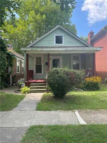 1261 W 37th St Norfolk, VA 23508