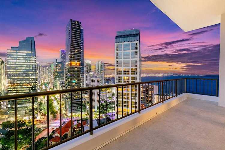 1581 Brickell Ave #T-204 Miami, FL 33129
