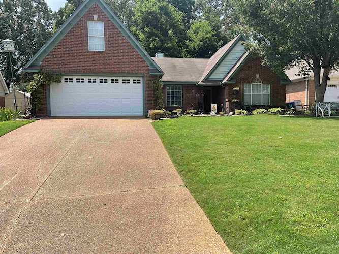 3189 Shadow Green Ln Lakeland, TN 38002