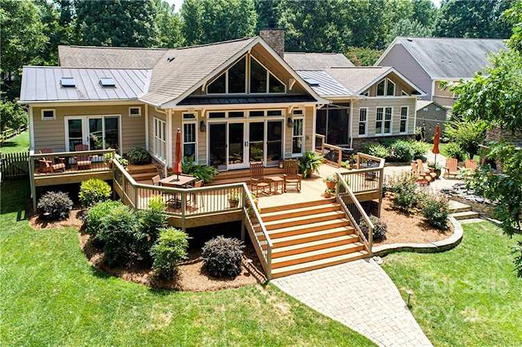 5963 Johnson Rd Lake Wylie, SC 29710