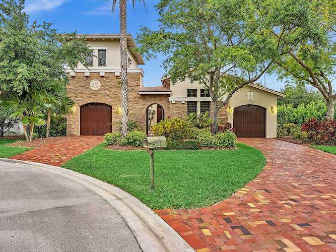 10055 Vintage Place Parkland, FL 33076
