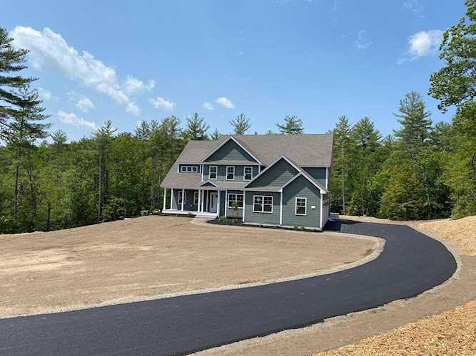 8 Lorenzo's Ln Hollis, NH 03049