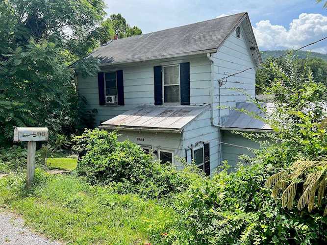 275 1st Buchanan, VA 24066