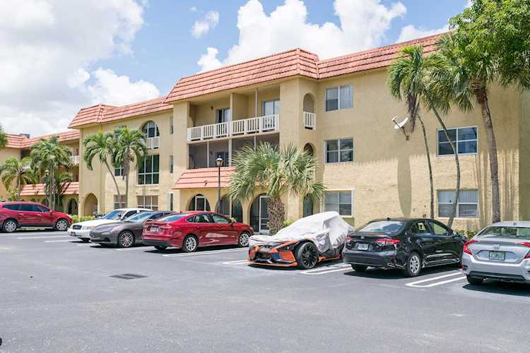 10762 La Placida Drive #7-207 Coral Springs, FL 33065