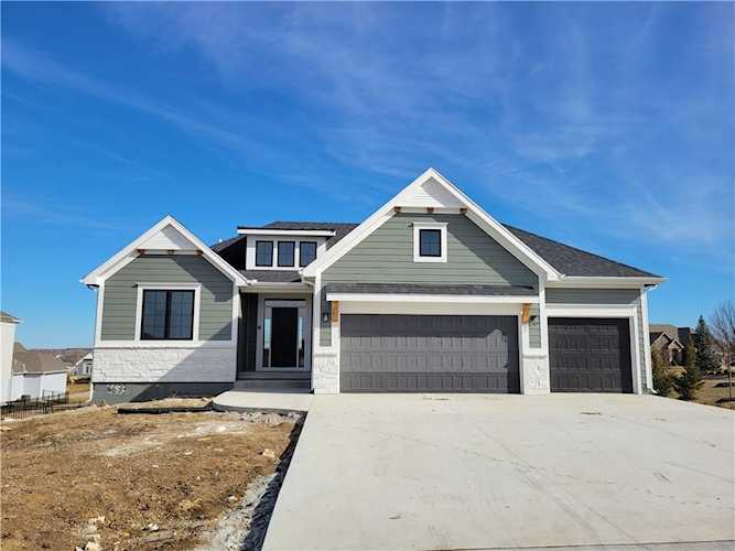6633 Belmont Dr Shawnee, KS 66226