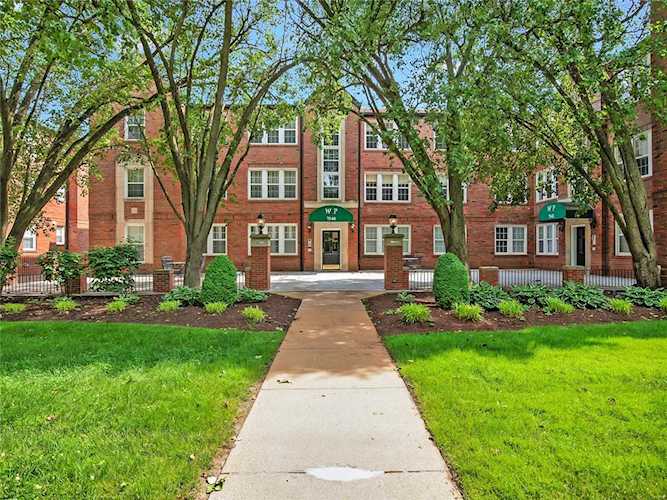 7540 Wydown Blvd Clayton, MO 63105