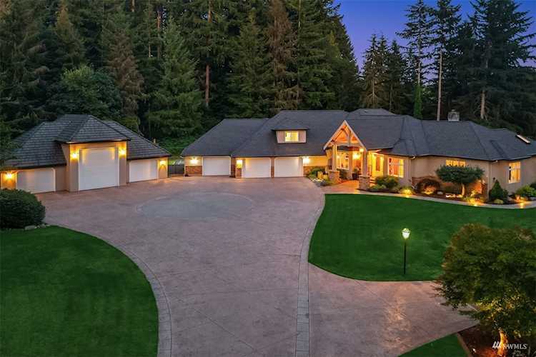 25437 SE 212th St Maple Valley, WA 98038