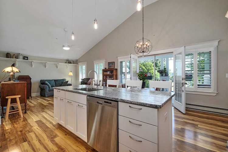 32 Cabana Dr Rockport, ME 04856
