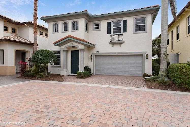 524 Tomahawk Court Palm Beach Gardens, FL 33410