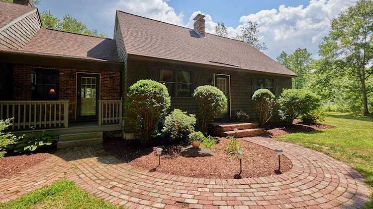 64 Beech Hill Rd Weare, NH 03281