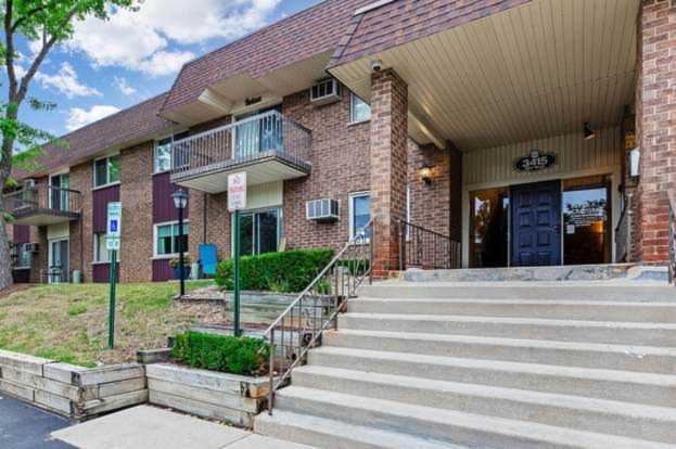 3415 83rd St #E9 Woodridge, IL 60517