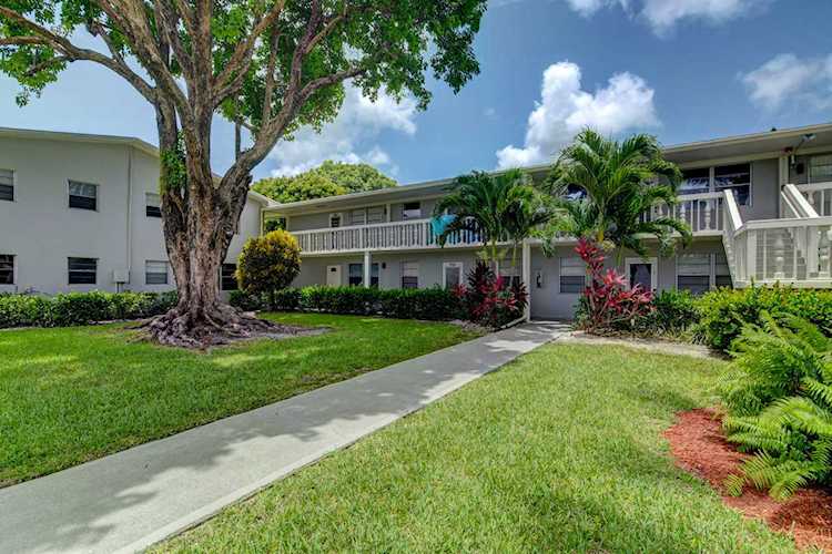 262 Ventnor R Deerfield Beach, FL 33442