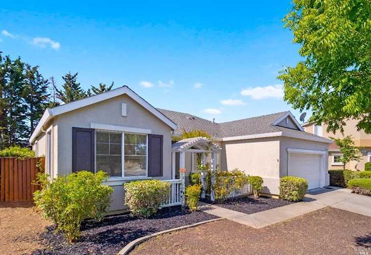 809 Kimberly Court American Canyon, CA 94503