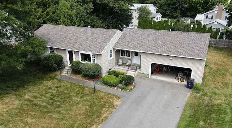 25 Catalina Ln Nashua, NH 03064