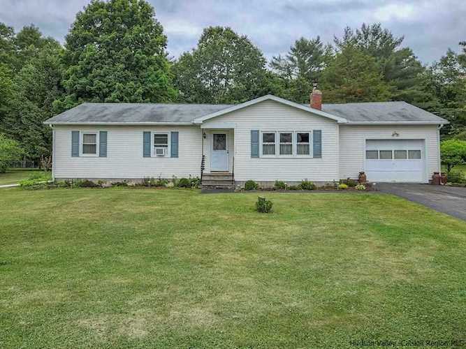 3750 Atwood Rd Stone Ridge, NY 12484