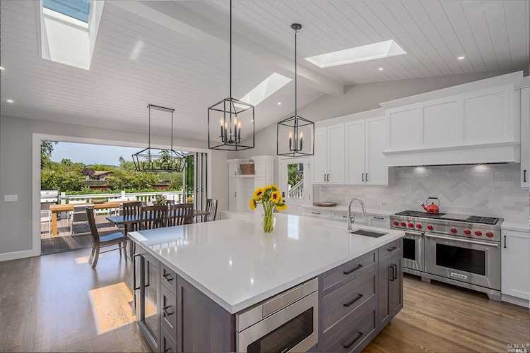 1480 W Zinfandel Lane St. Helena, CA 94574