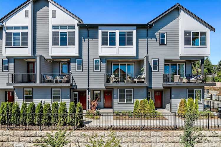 18886 67th Dr NE #4 Kenmore, WA 98028