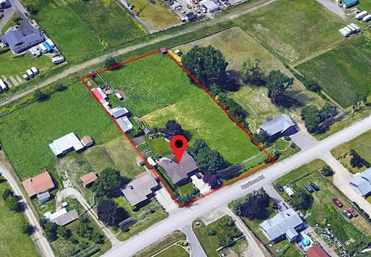 3039 Appaloosa Road Kelowna, BC V1V2G8