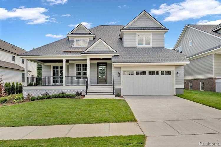 1208 N Pine St Rochester, MI 48307
