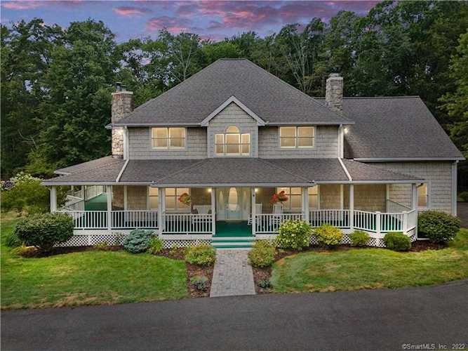 9 Ludlow Court Branford, CT 06405