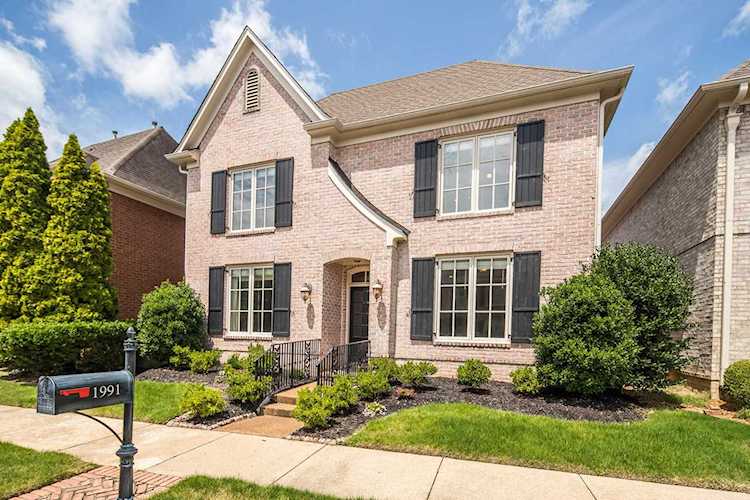 1991 E Arden Oaks Dr Germantown, TN 38139