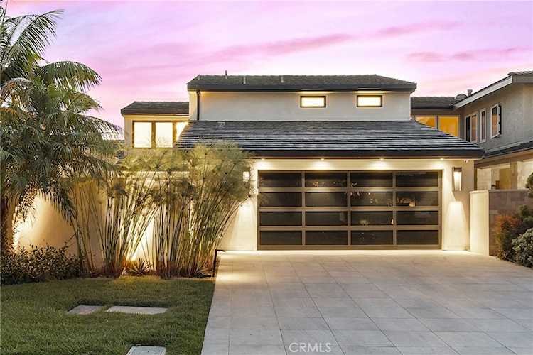 15 Shoal Dr Corona Del Mar, CA 92625