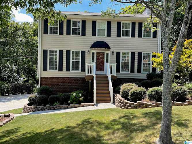 1407 E Whirlaway Helena, AL 35080