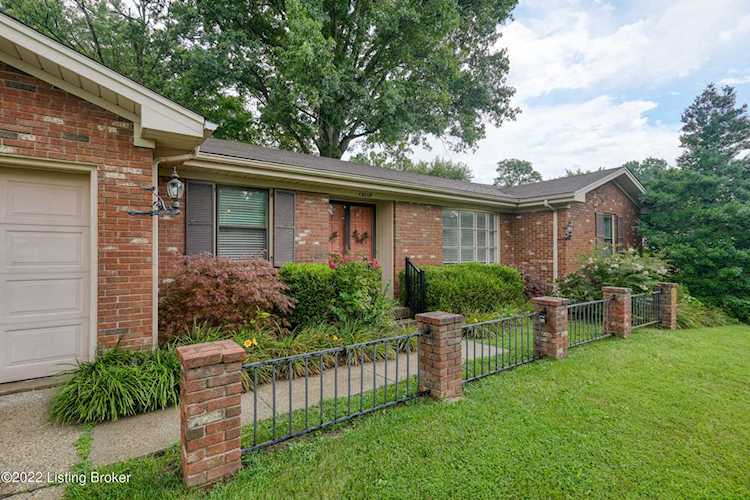 12009 Brookmoor Dr Louisville, KY 40243