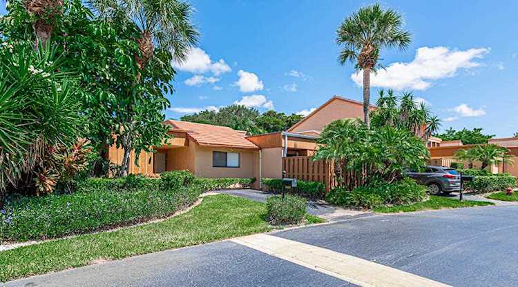 5366 Stonybrook Lane Boynton Beach, FL 33437