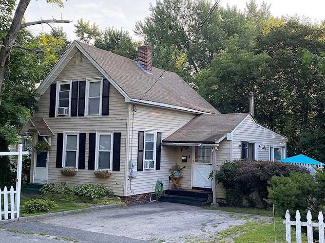 156 Liberty St Concord, NH 03301
