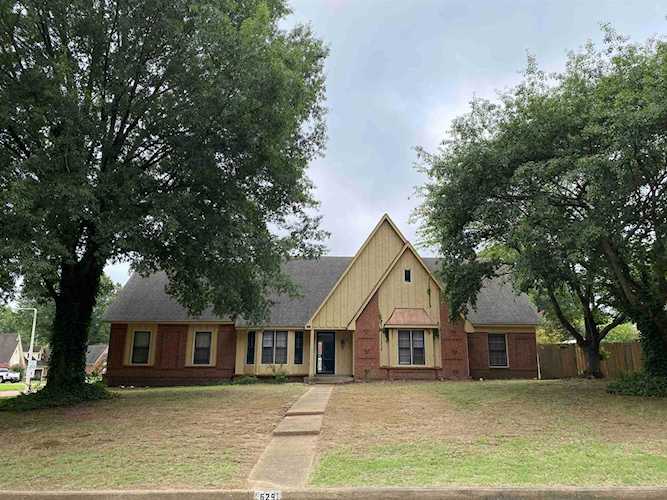 629 Royal Crown Dr Collierville, TN 38017