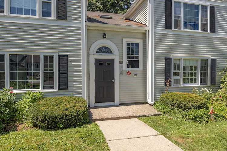 50 Brookside Dr #O4 Exeter, NH 03833