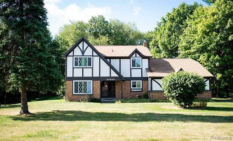 10860 Abbey Dr Brighton Twp, MI 48114