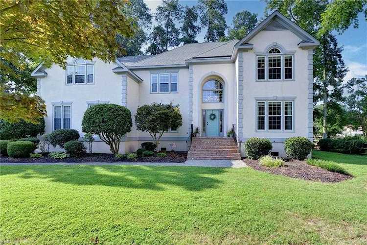 1 Heron Circle Poquoson, VA 23662