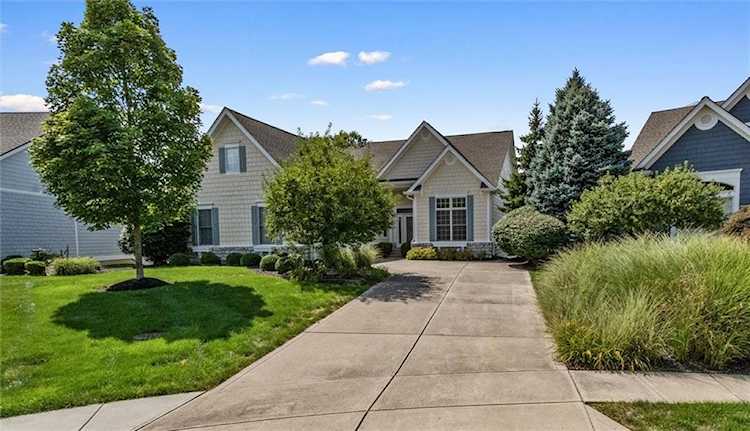 10604 Sunset Point Ln Fishers, IN 46037 | MLS 21875432 Photo 1