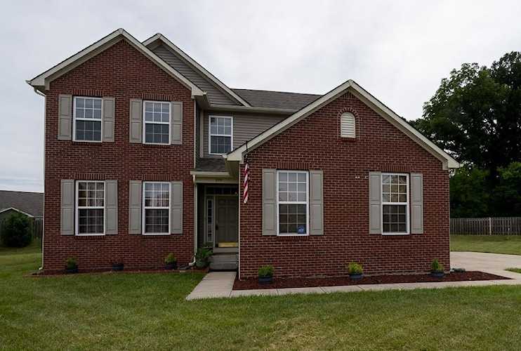 899 Farmington Trl Brownsburg, IN 46112