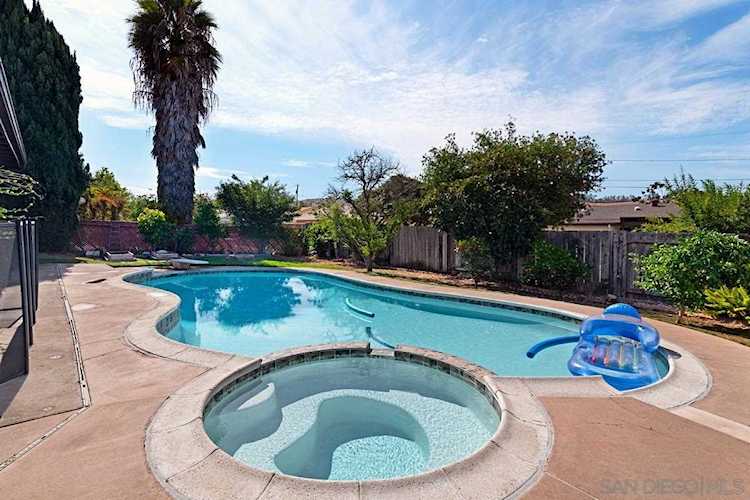 12715 Roca Grande Dr Poway, CA 92064
