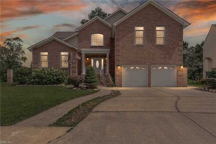 3 Pelican Shores Dr Hampton, VA 23666