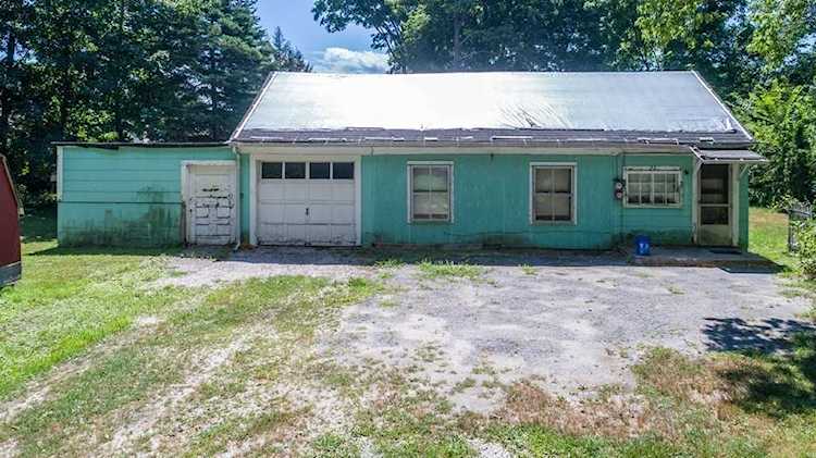 23 Bennett Lane Lancaster, MA 01523