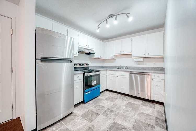 80 Stanton St #32 Worcester, MA 01605