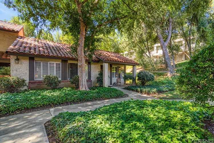 27558 Rondell St Agoura Hills, CA 91301
