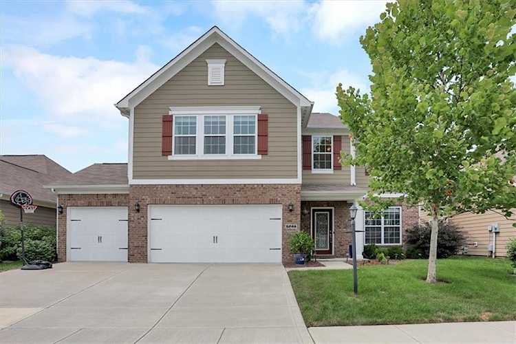6244 Silver Leaf Dr Zionsville, IN 46077