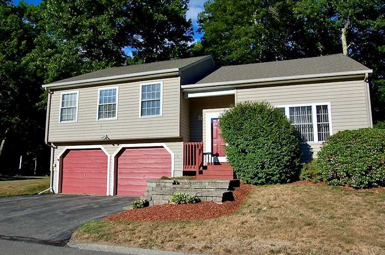 2 Glasgow Circle Hudson, NH 03051