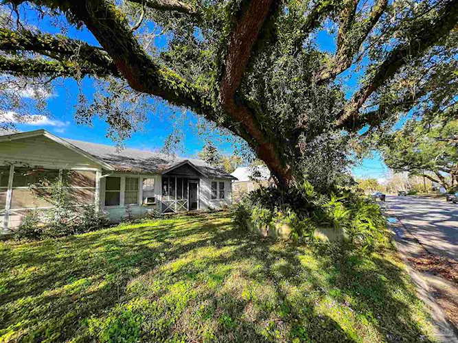 1302 E Hernandez St Pensacola, FL 32503