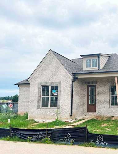 8750 Bedfordshire Dr Bartlett, TN 38133