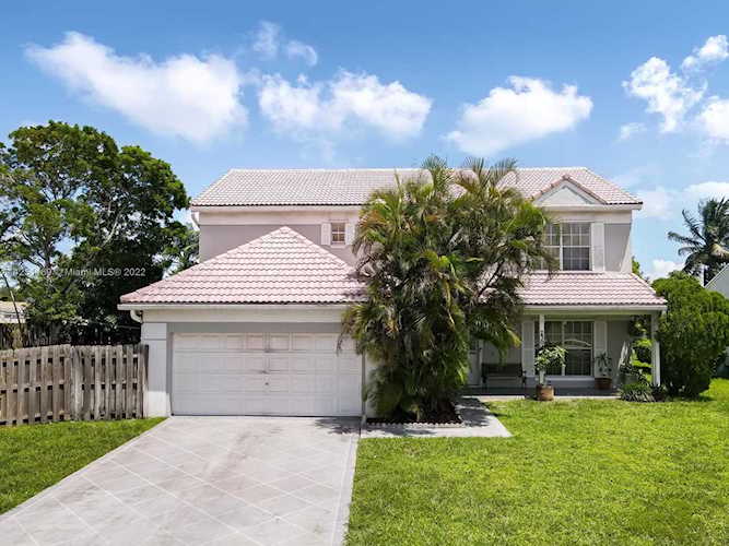2301 Fairmont Ave Miramar, FL 33025