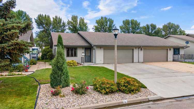 1410 SW 17 1/2 Ave Minot, ND 58701